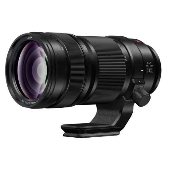 Panasonic Lumix S PRO 70-200m f4 O.I.S. Panasonic Lumix S PRO 70-200m f4 O.I.S.